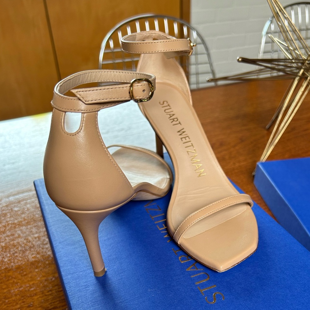 Stuart Weitzman Nudistcurve 75 Sandal